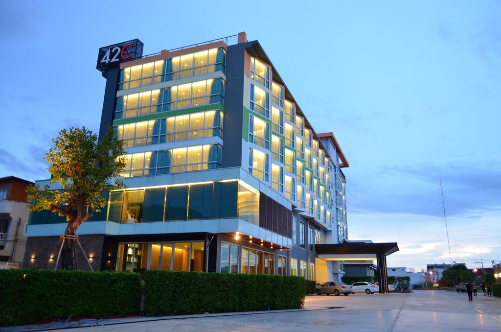 42C The Chic Hotel Nakhon Sawan Exterior foto