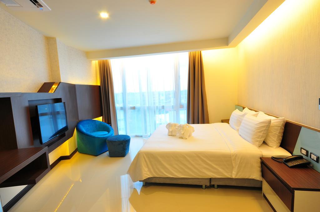 42C The Chic Hotel Nakhon Sawan Quarto foto