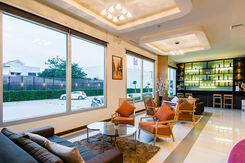 42C The Chic Hotel Nakhon Sawan Exterior foto