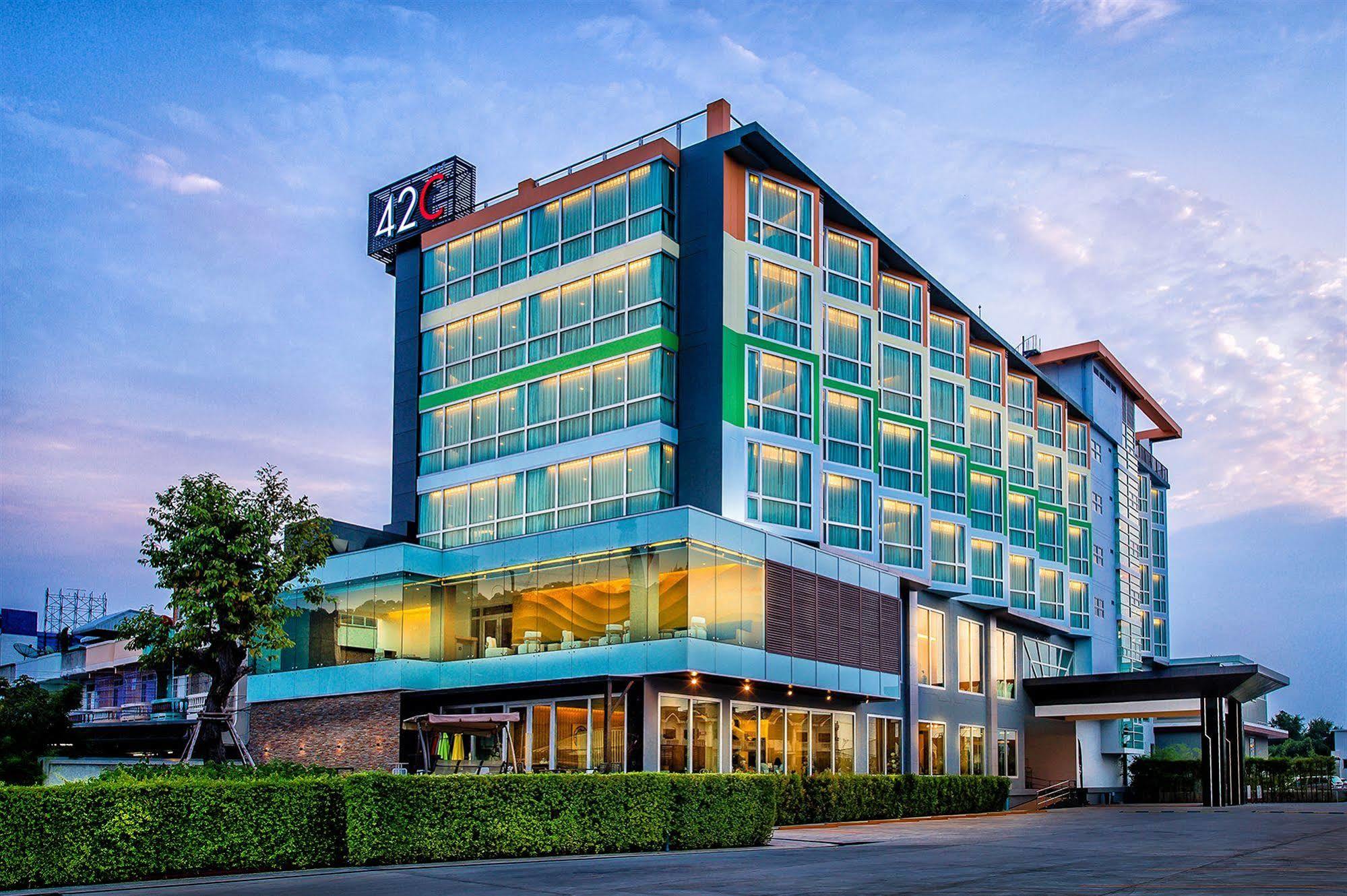 42C The Chic Hotel Nakhon Sawan Exterior foto